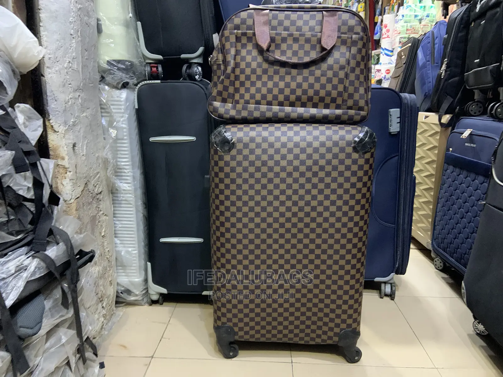 Medium Size Lv Inspired Traveling Luggage With Carry on Kit