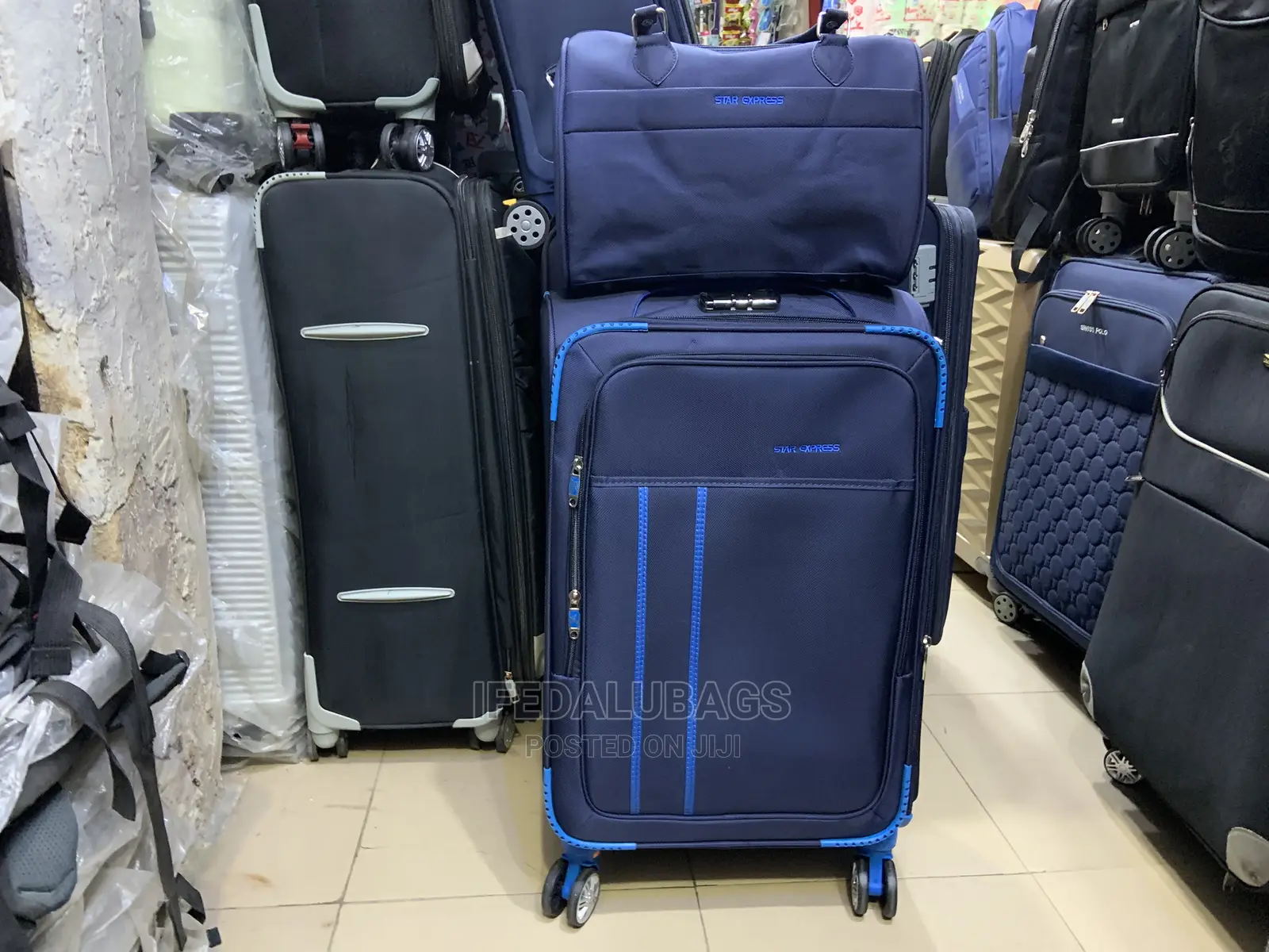 Small Size Star Express Traveling Luggage With Carry on Kit