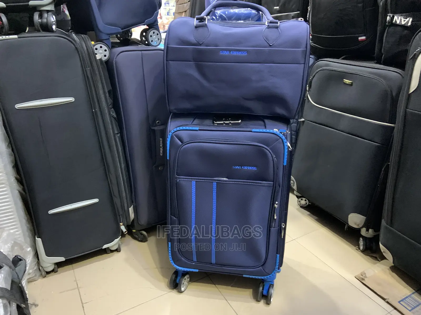 Small Size Star Express Traveling Luggage With Carry on Kit