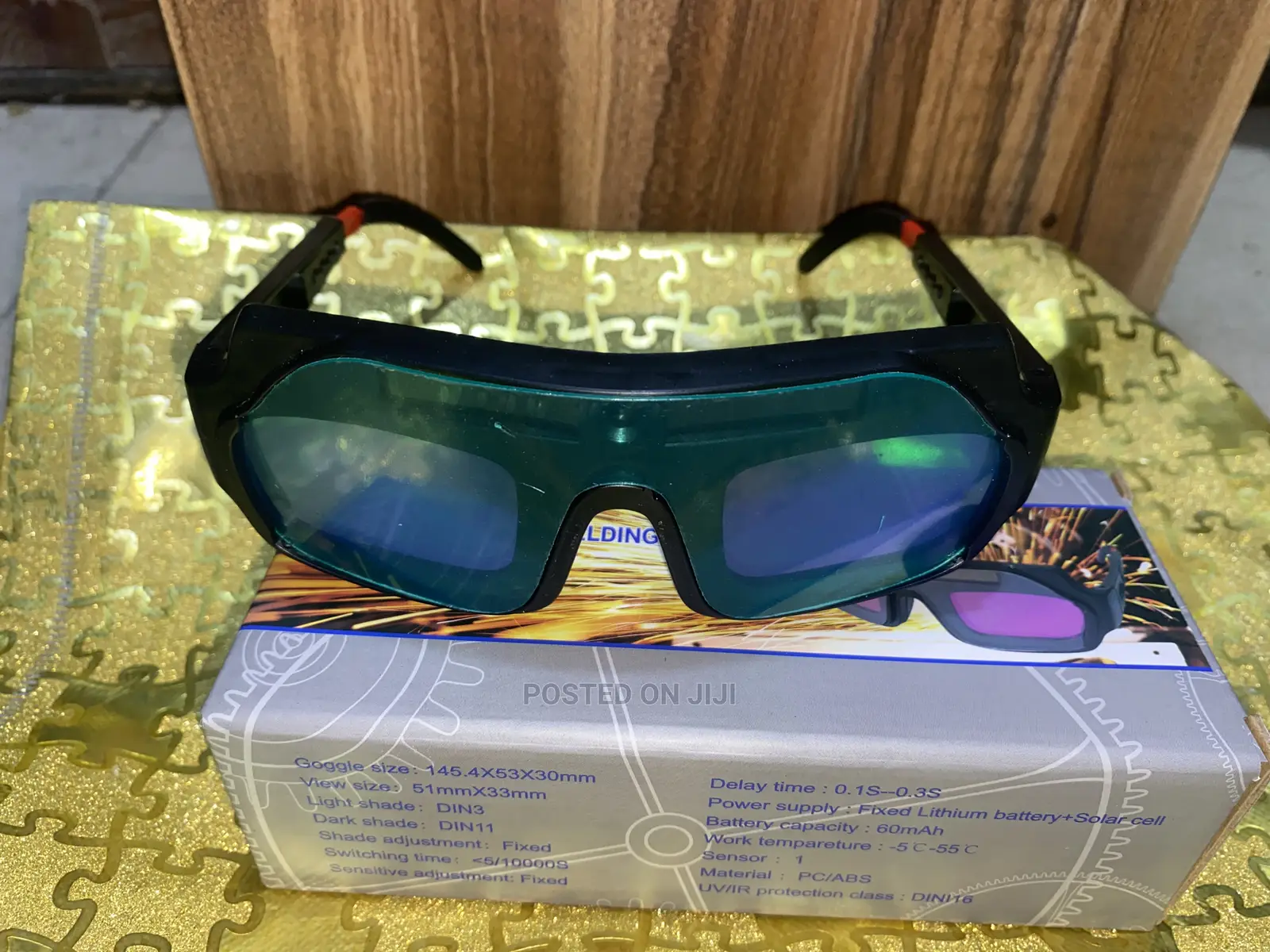 Solar Powered Auto Darkening Welding Goggle