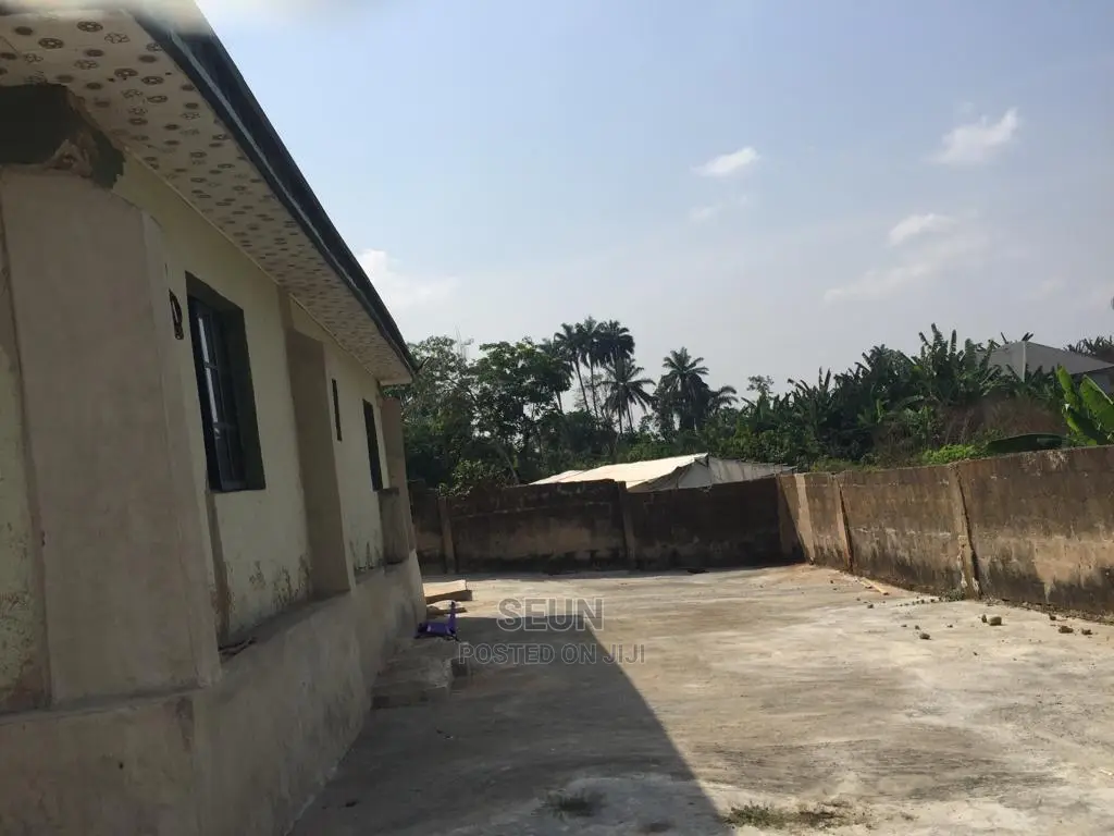 6bdrm Block of Flats in Oye for sale