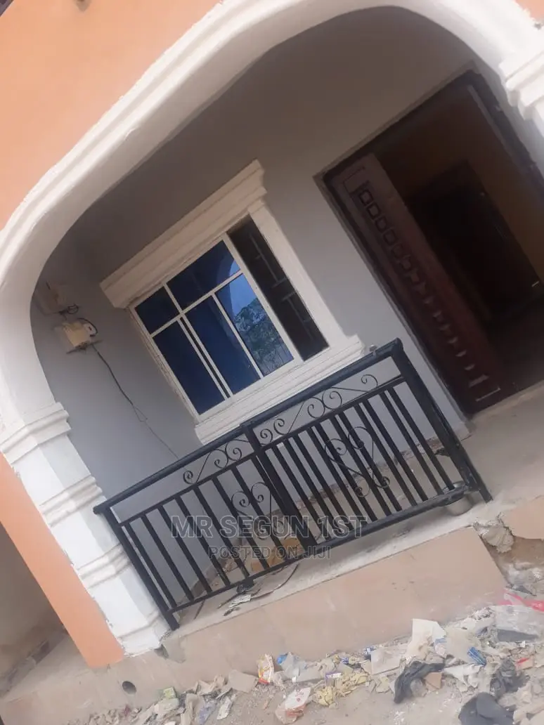 2bdrm Block of Flats in Arapaja Estate, Odo Ona for rent
