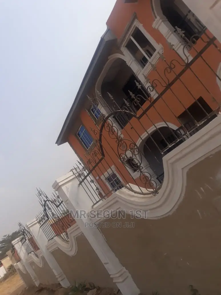 2bdrm Block of Flats in Arapaja Estate, Odo Ona for rent
