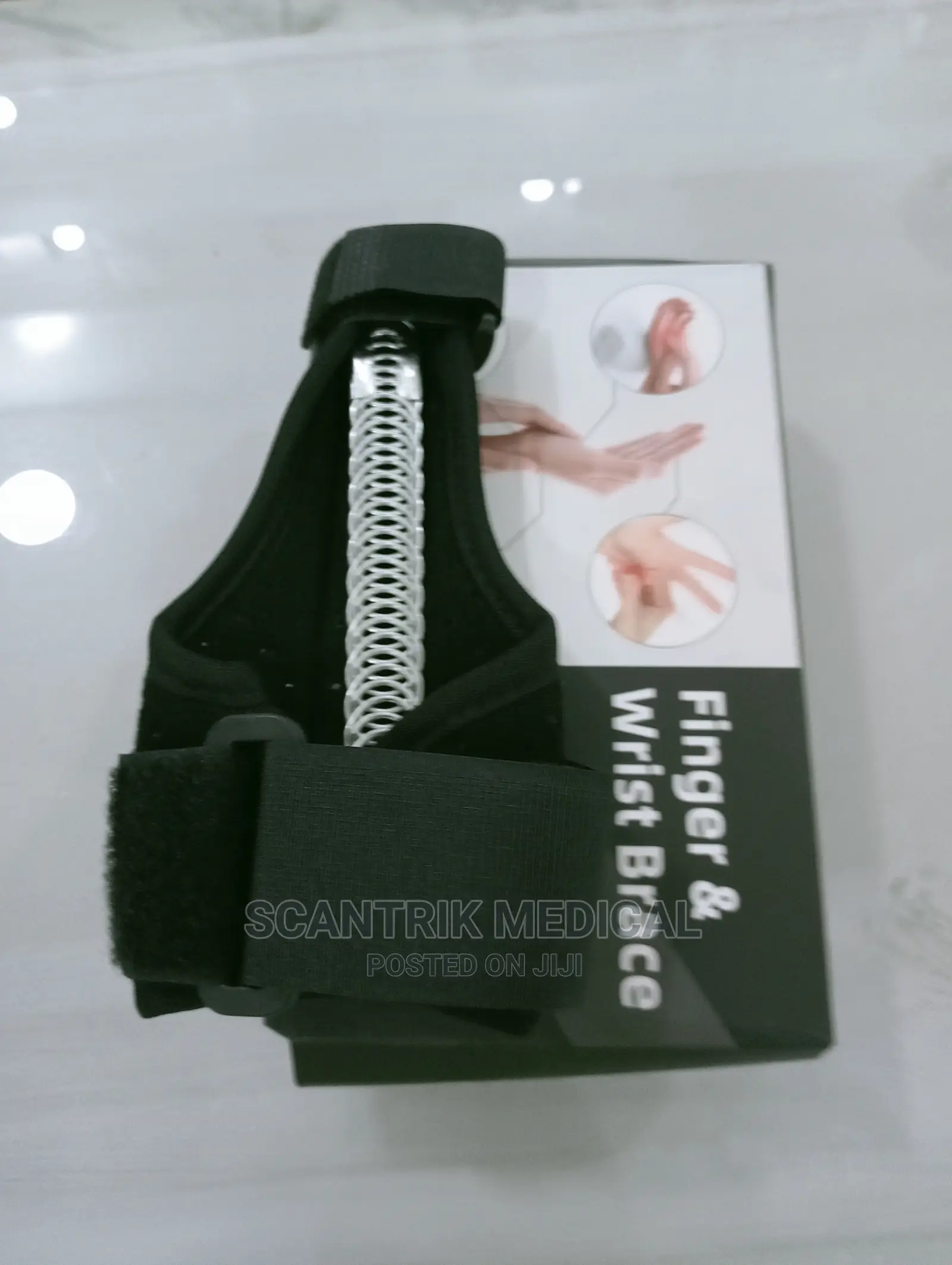 Thumb Wrist Brace Fits Both Left and Right Hands