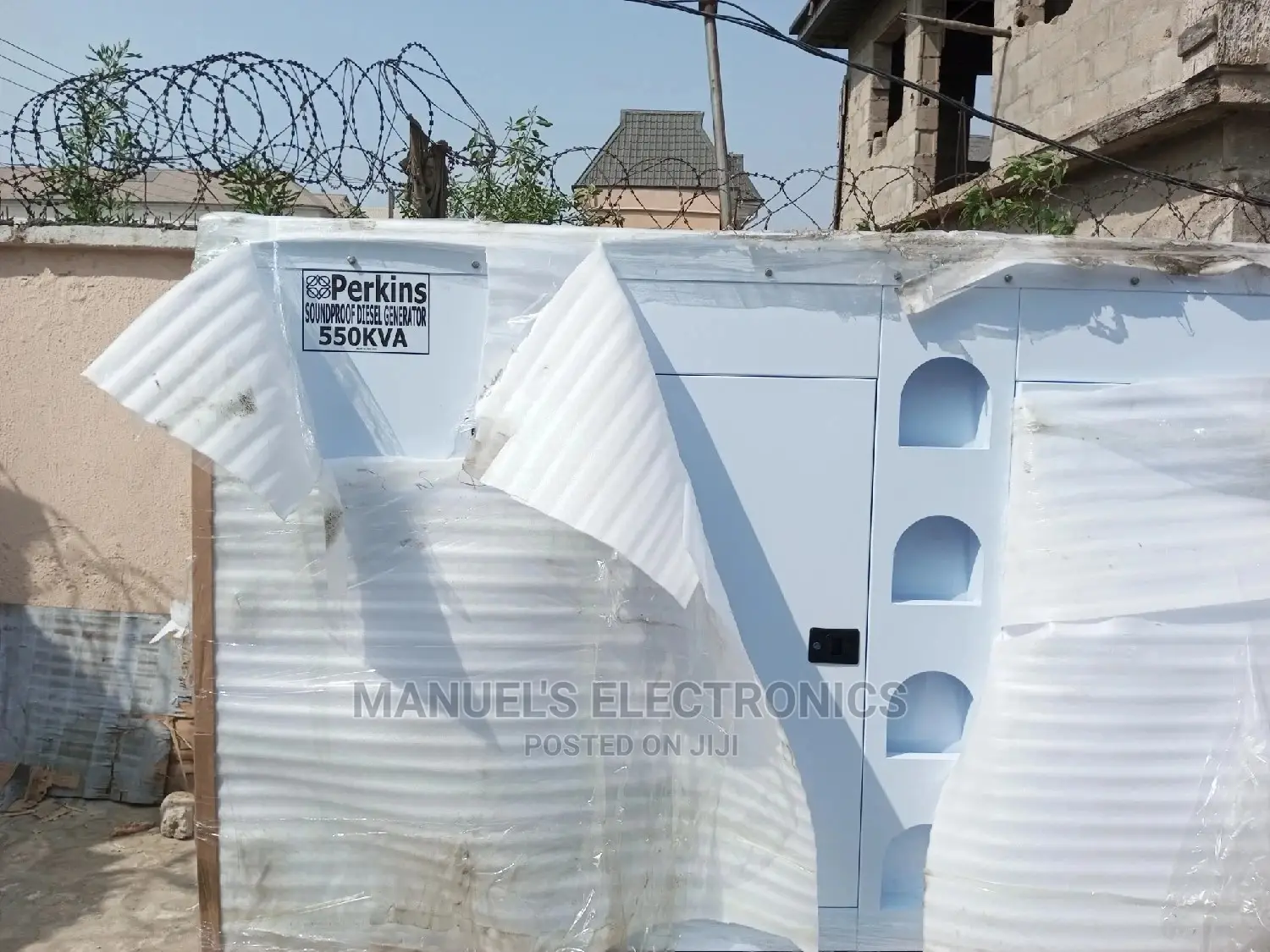 550kva Perkins Diesel Soundproof Generator 100% Copper Coil