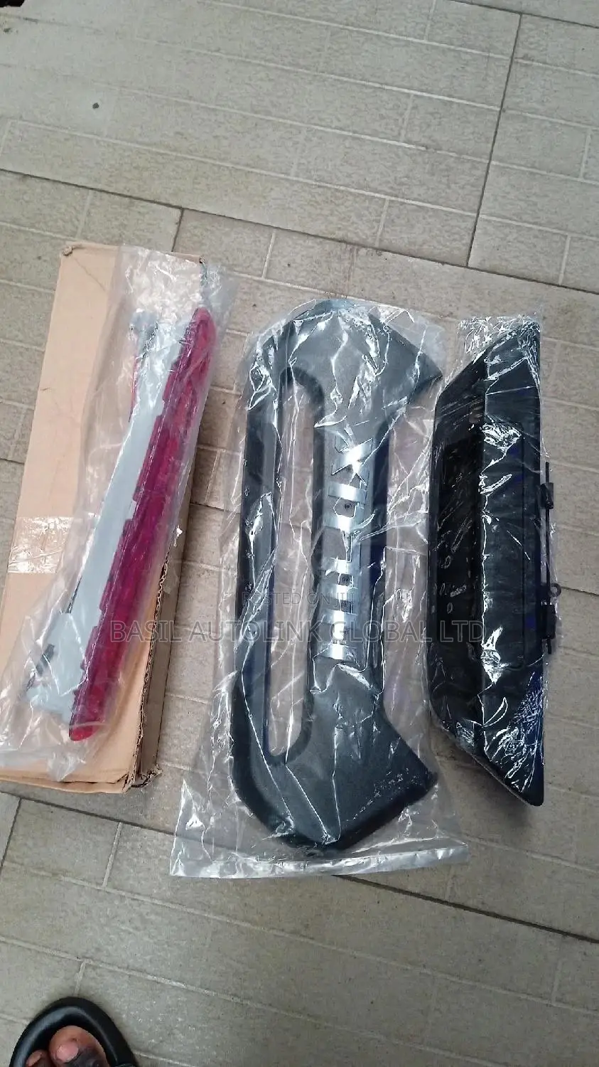 Complete Boot Boot Opener Hilux 2022 Model
