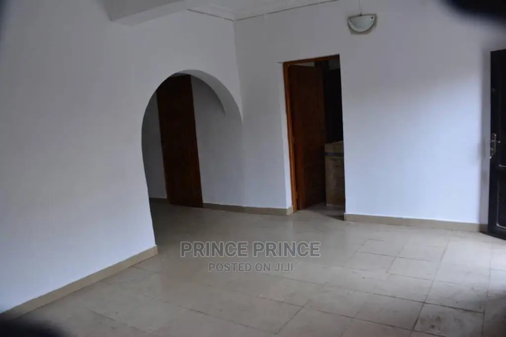 3bdrm Block of Flats in Surulere for sale