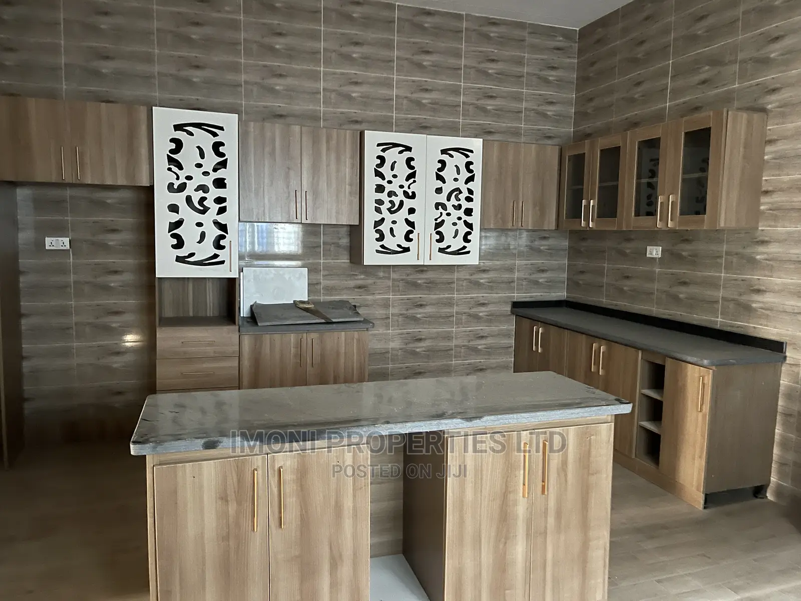6bdrm Duplex in Efab, Gwarinpa for Sale
