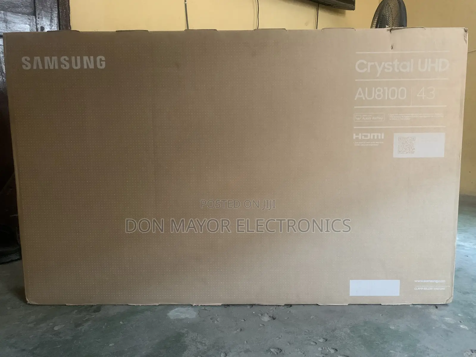 Samsung Crystal Uhd 43inches TV UA43AU8100
