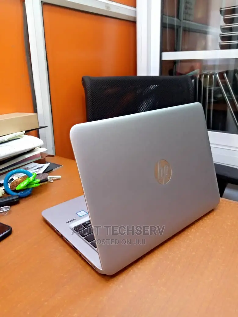 Laptop HP EliteBook 820 G3 8GB Intel Core I5 HDD 500GB