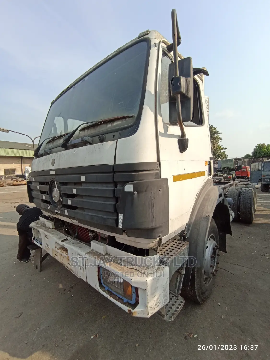 Mercedes Benz 2526