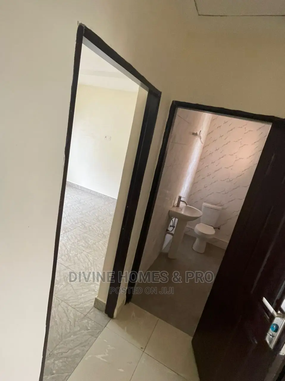 4bdrm Duplex in Life Camp for sale