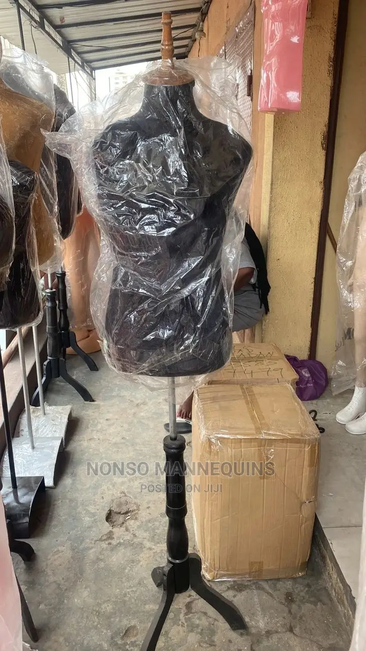 Size 10 Female Dressform With Tripod Wooden Base Stand