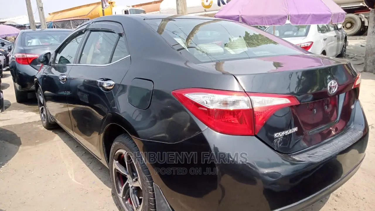 Toyota Corolla 2015 Black