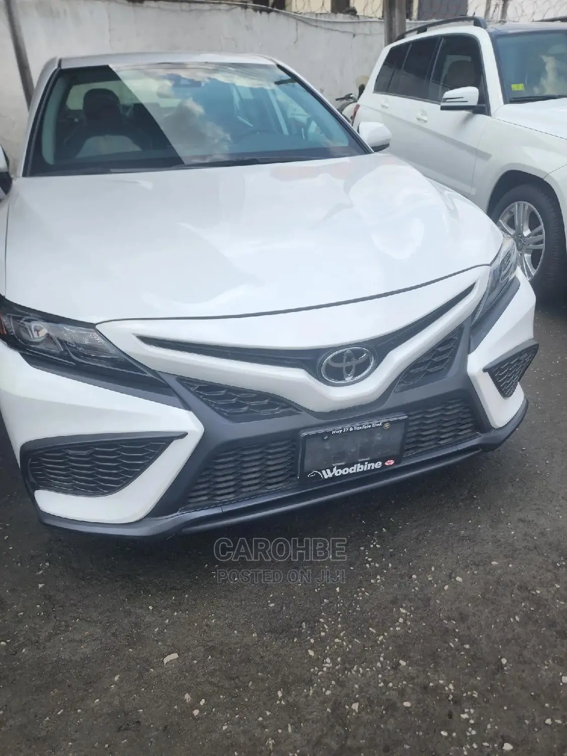 Toyota Camry SE 2021 White