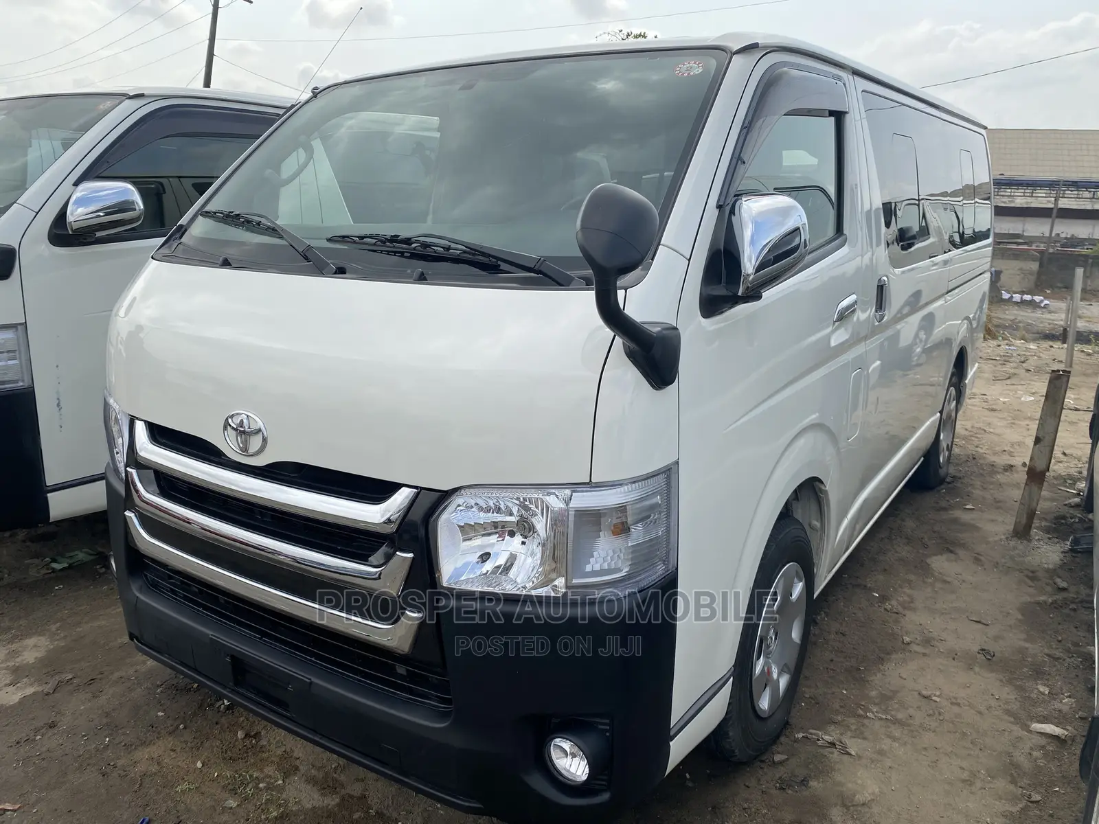 Toyota HiAce 2010 Green