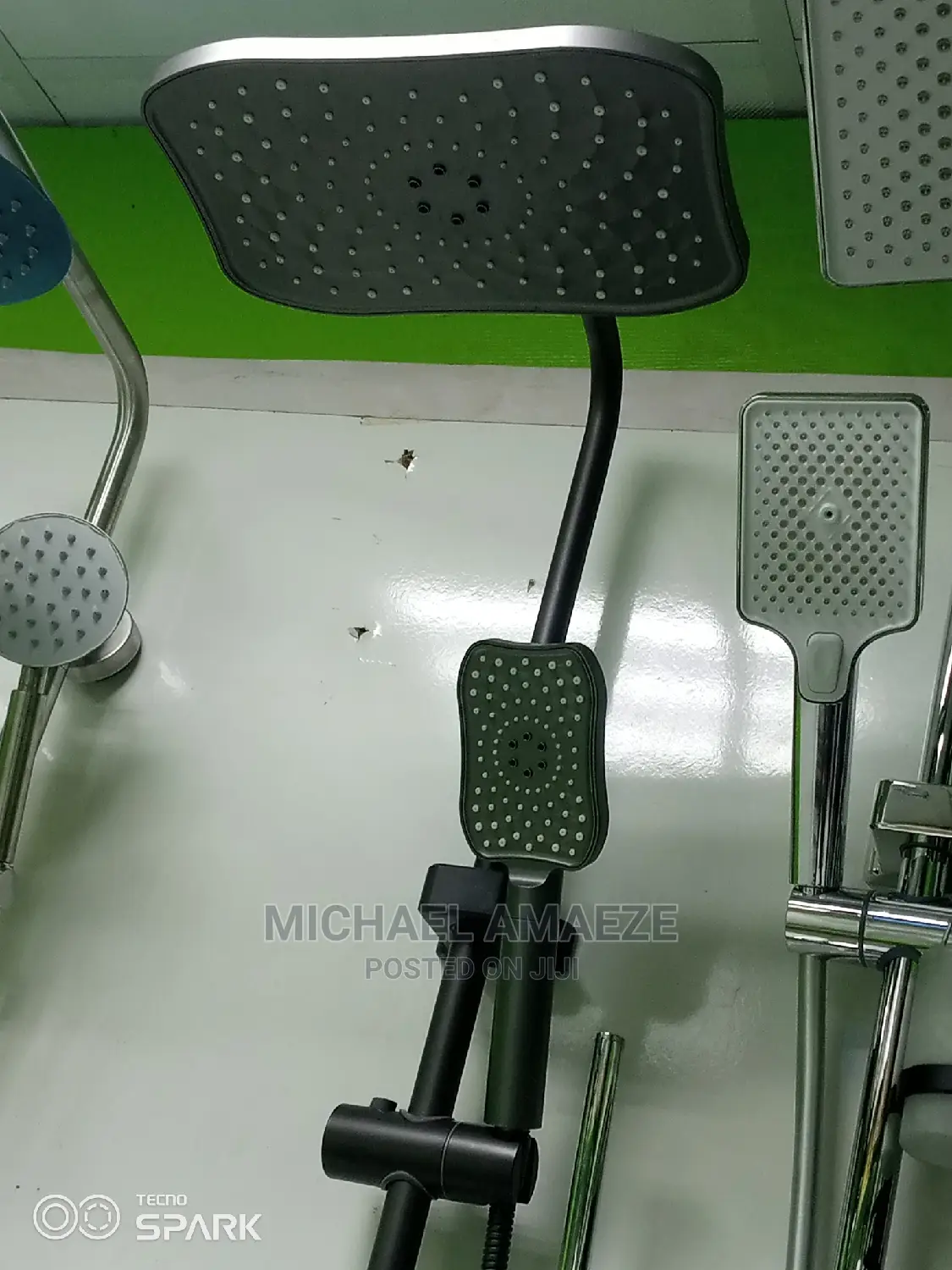 Botton Black and Gray Shower