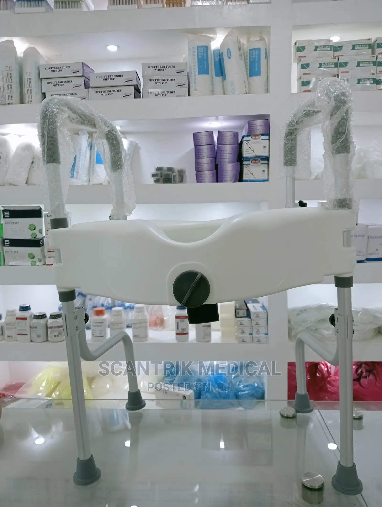Medical Toilet Seat With Tool Free Removable Arms
