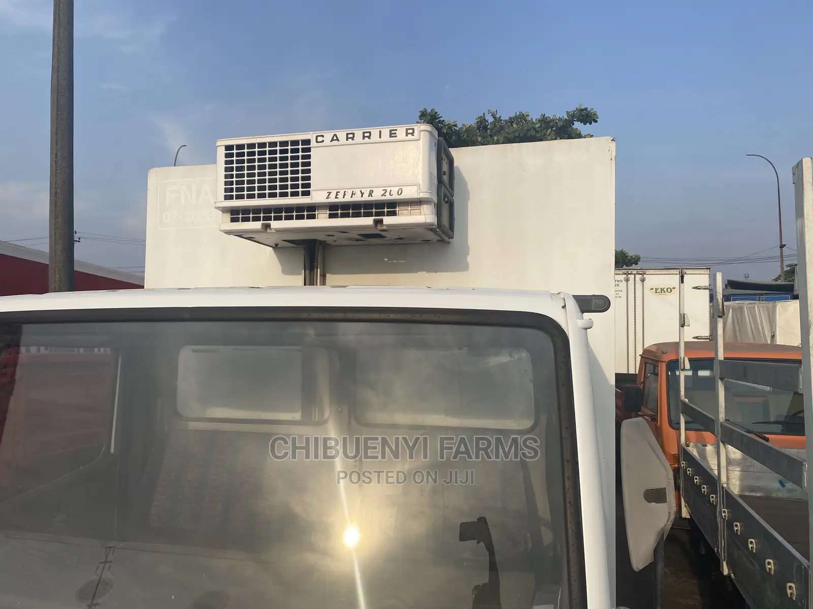 Mercedes’ 7090 Cooling Van/Short Chassis