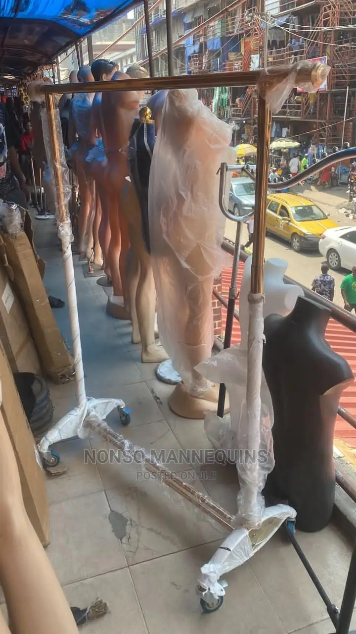 Single Gold Clothes Racks With Tyres