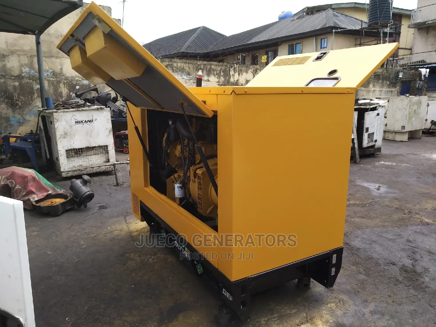 30kva Perkins Mantrack Soundproof Generator for Sale.