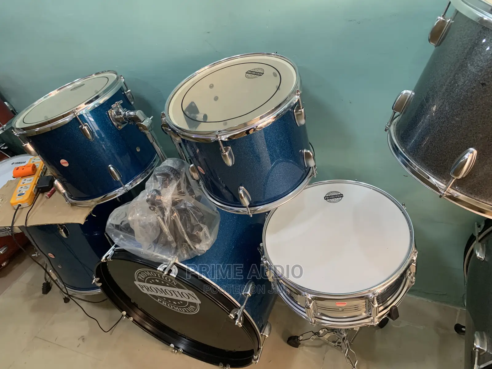 Yamaha 5 Set Drum and Complete Drum Kit