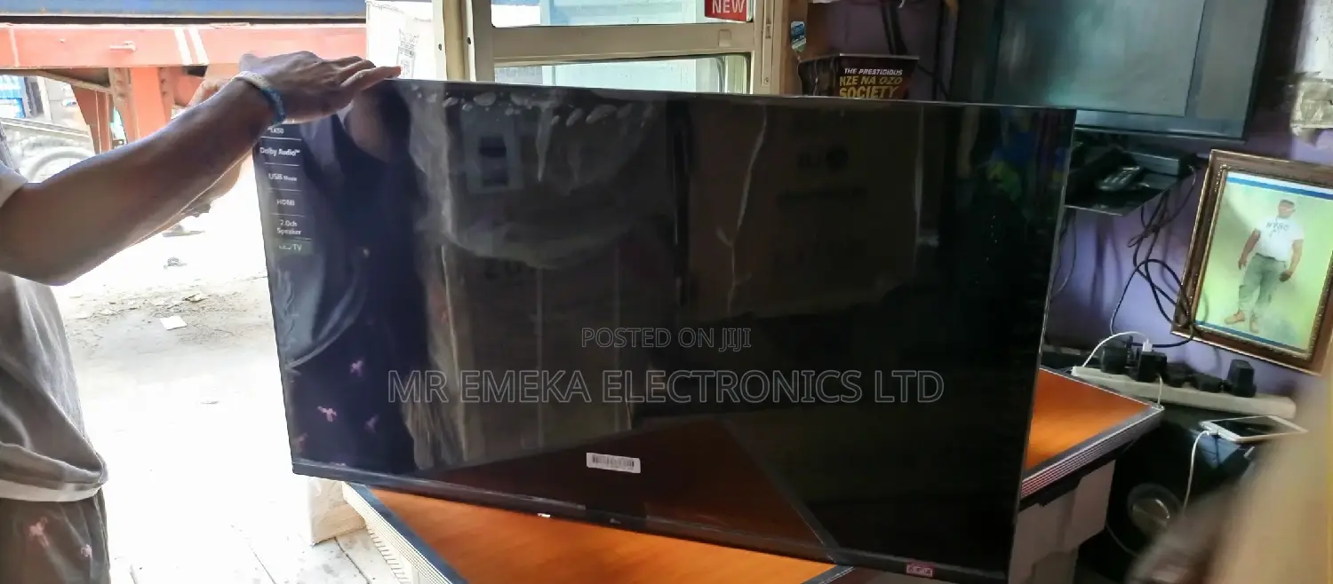 LG 49 Inches Smart Frame Less