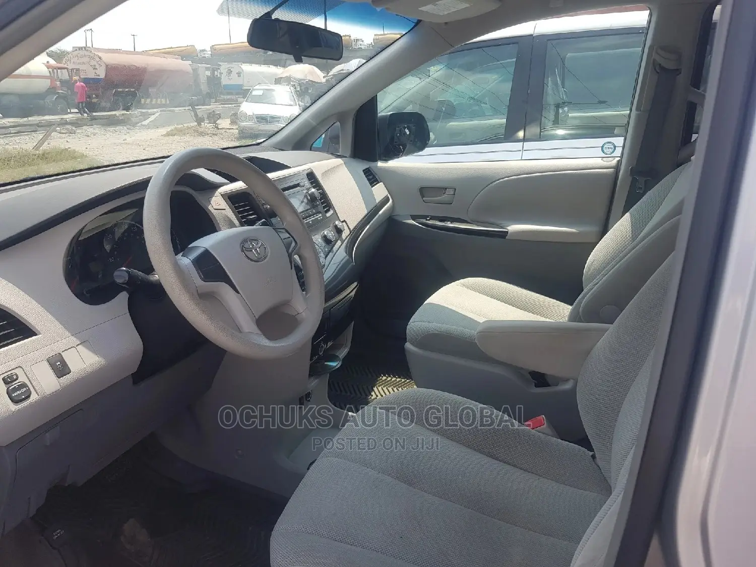 Toyota Sienna LE 7 Passenger 2011 Silver