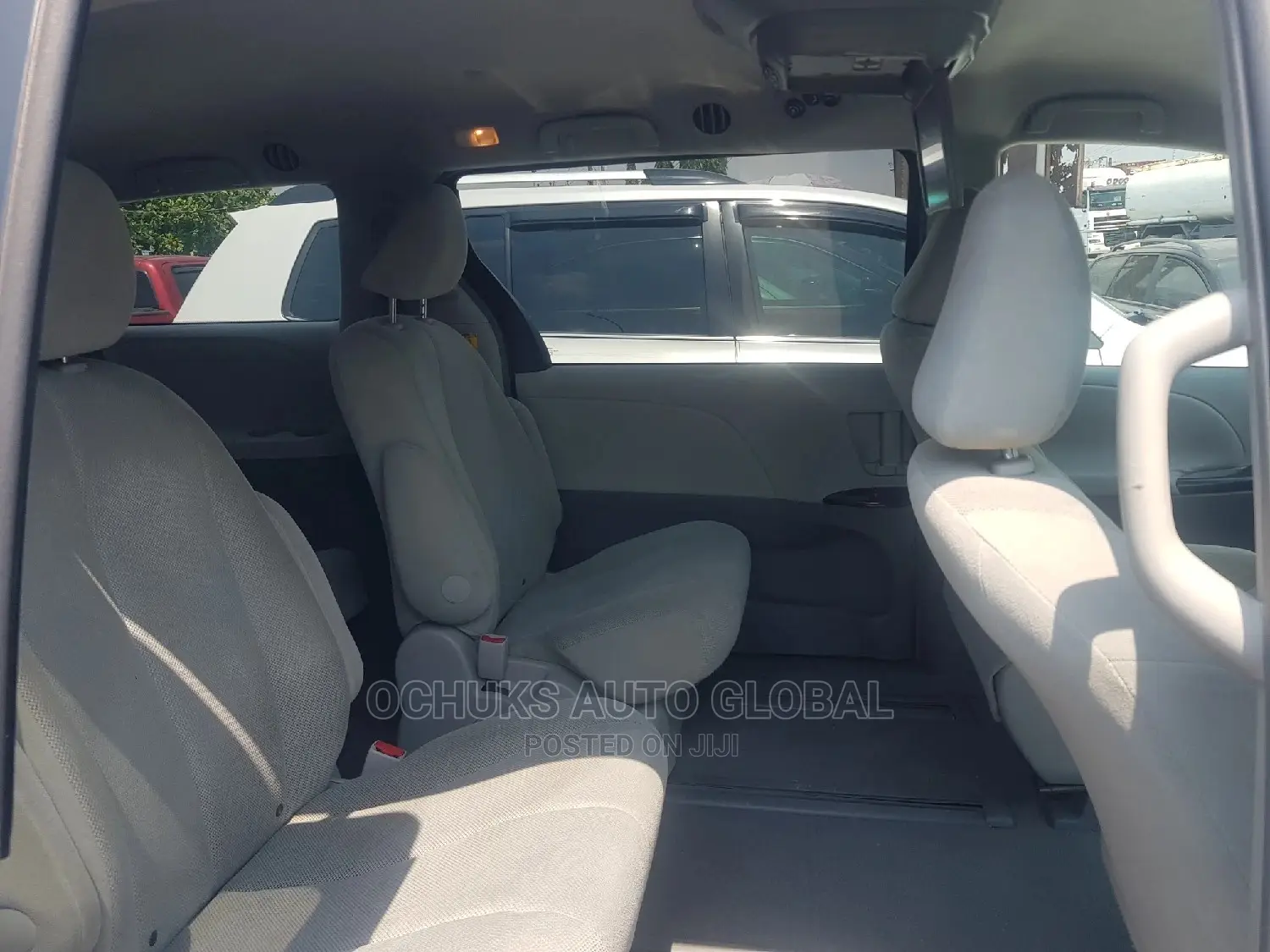 Toyota Sienna LE 7 Passenger 2011 Silver