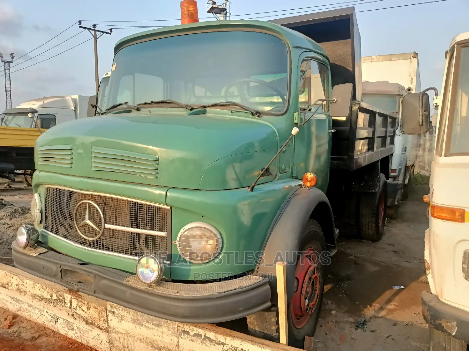 Mercedes Tipper (911) Truck