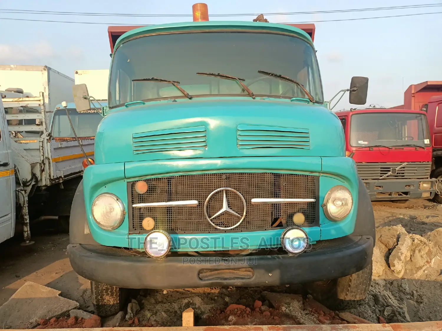 Mercedes Tipper Truck (1113)