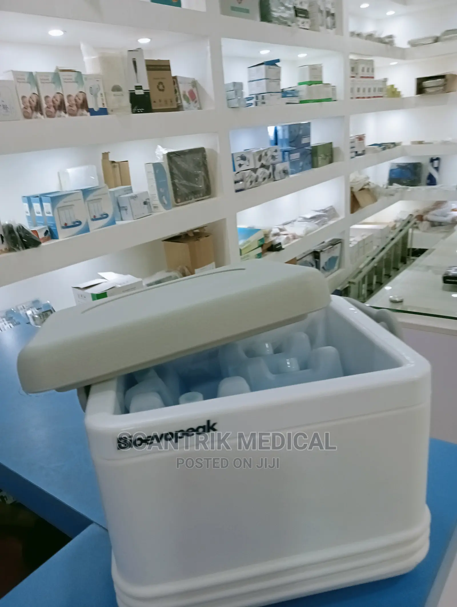 Laboratory 4.5L Medical Cooler Box Gps-Installable Vaccine