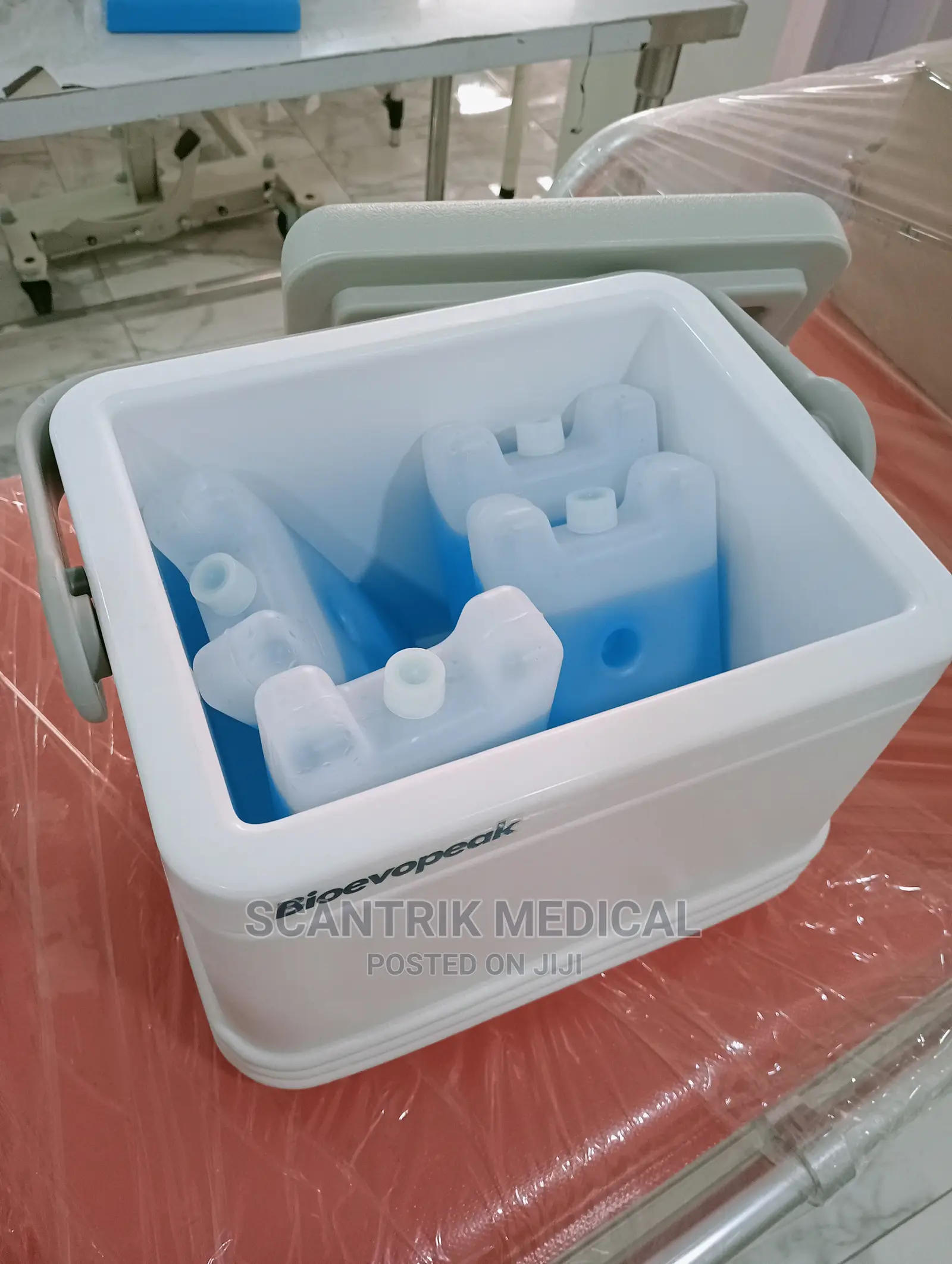 Laboratory 4.5L Medical Cooler Box Vaccine