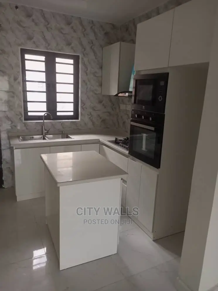 2bdrm Block of Flats in Ikate for Sale