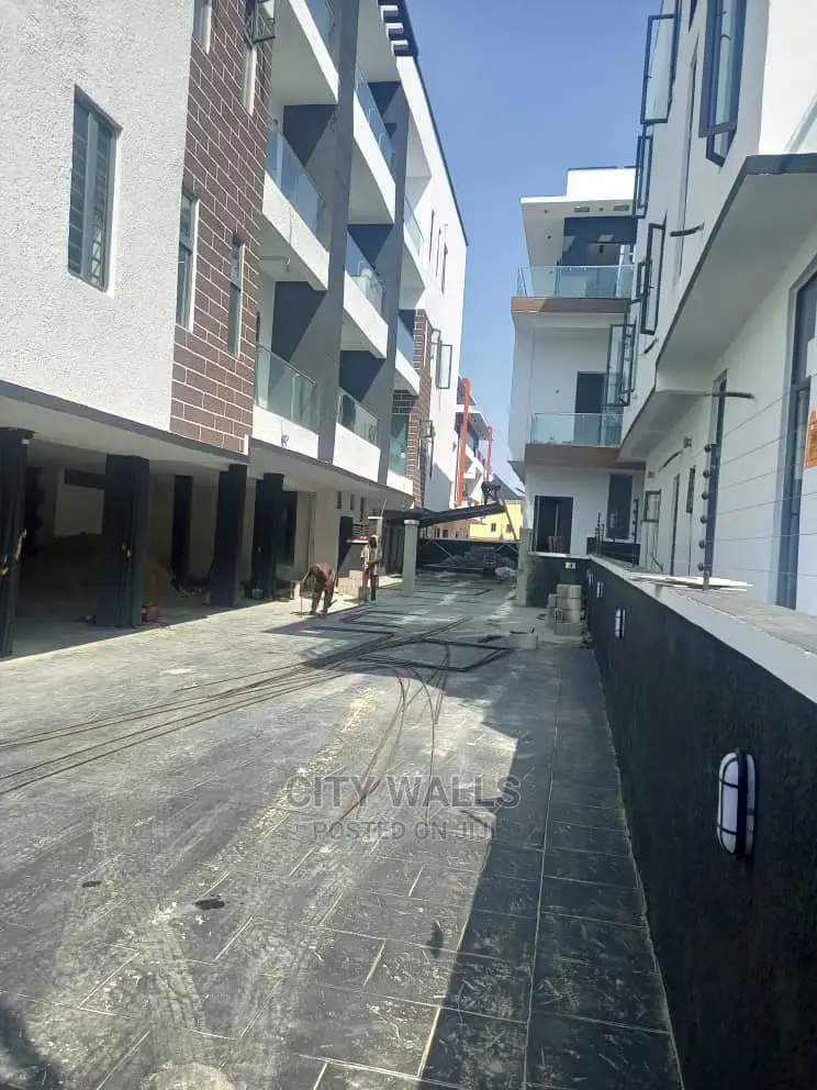 2bdrm Block of Flats in Ikate for Sale