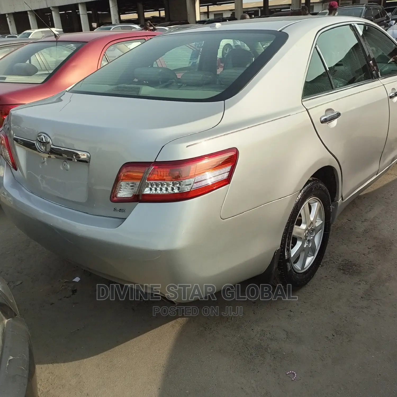 Toyota Camry LE 4dr Sedan (2.5L 4cyl 6AM) 2010 Silver