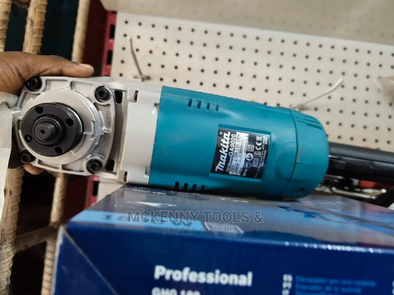 Makita Heavy Duty Grinder 2200 W