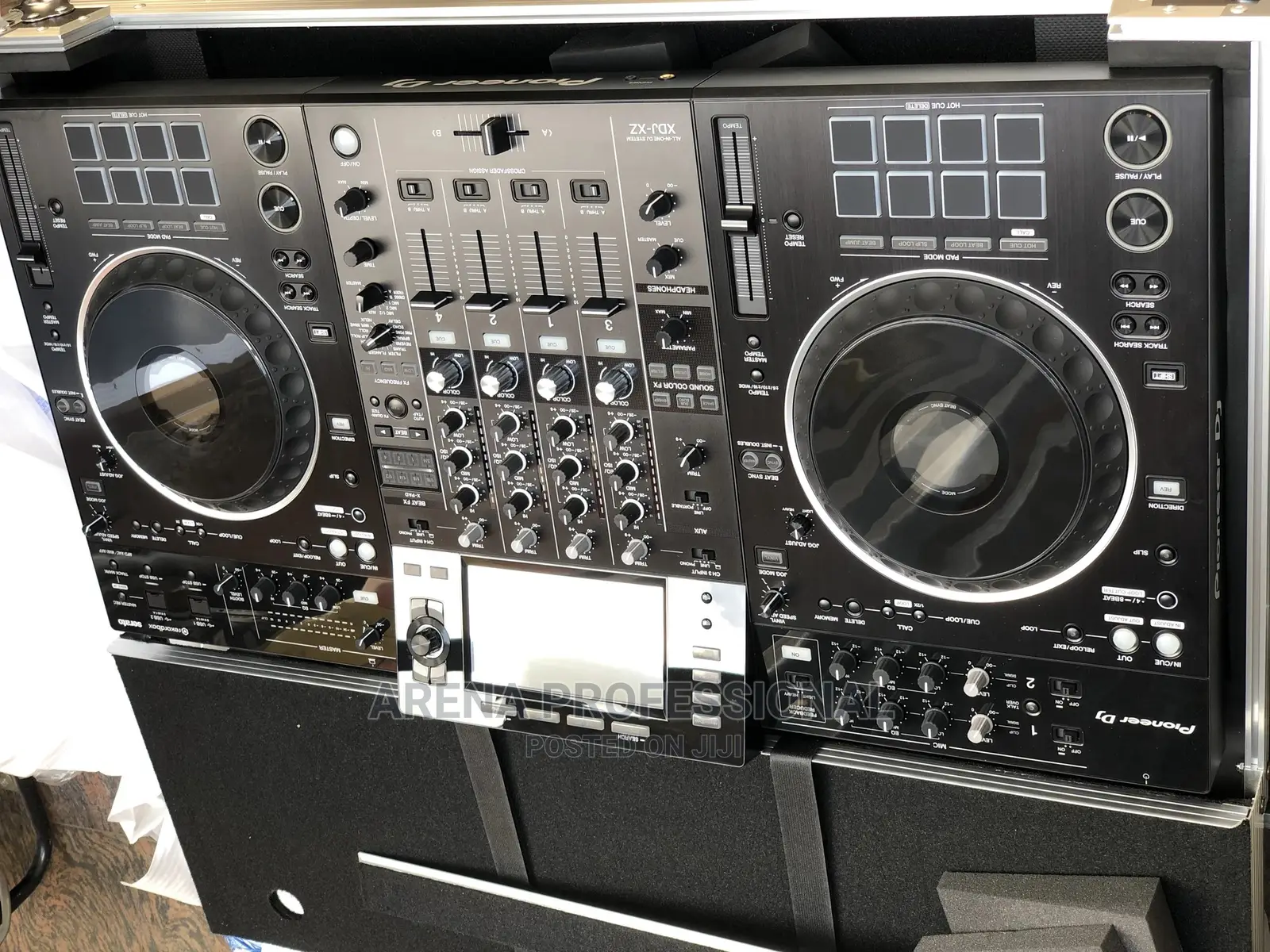 Pioneer XDJ-XZ DJ Controller