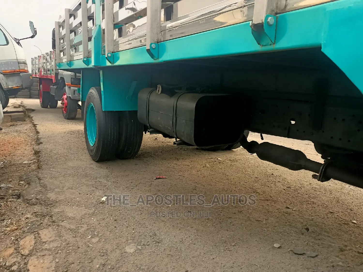 Toyota Dyna 300 (Six Tyres)