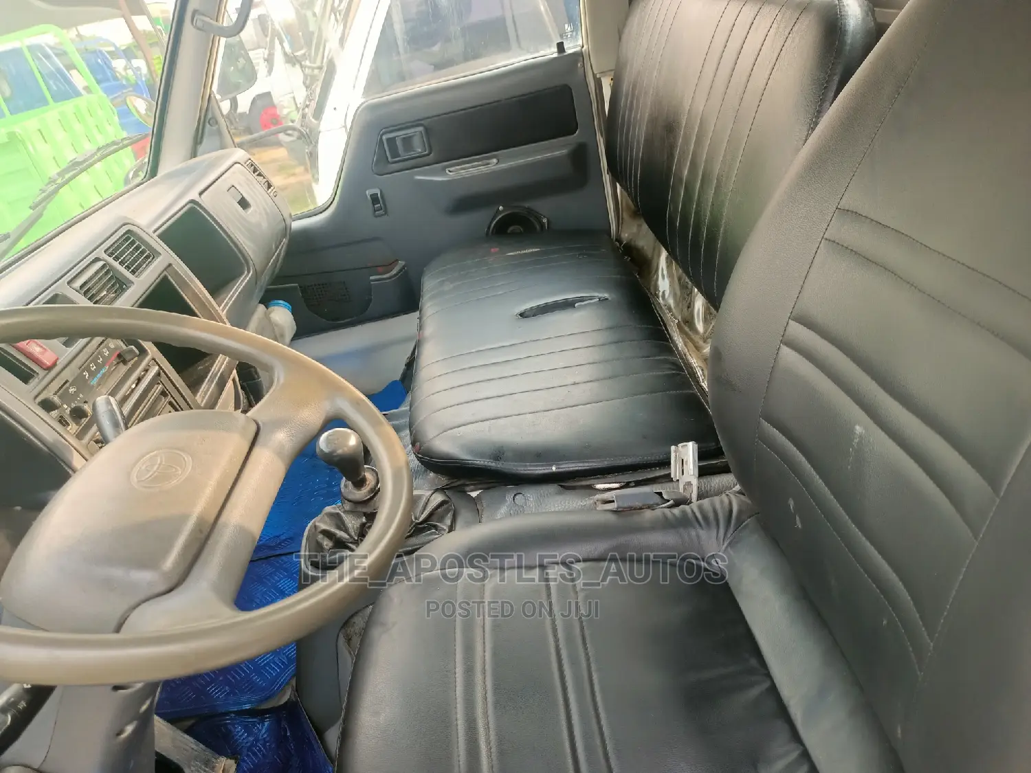 Toyota Dyna 400 Truck (White)