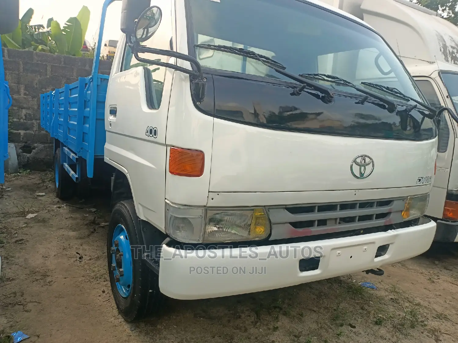 Toyota Dyna 400 Truck (White)