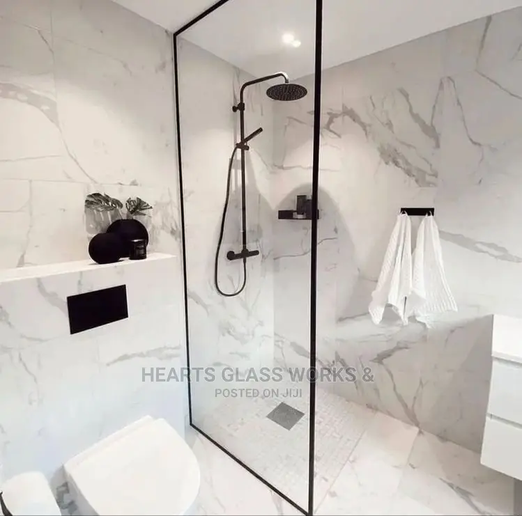 Shower Fixed Door With Black Matt Accessories