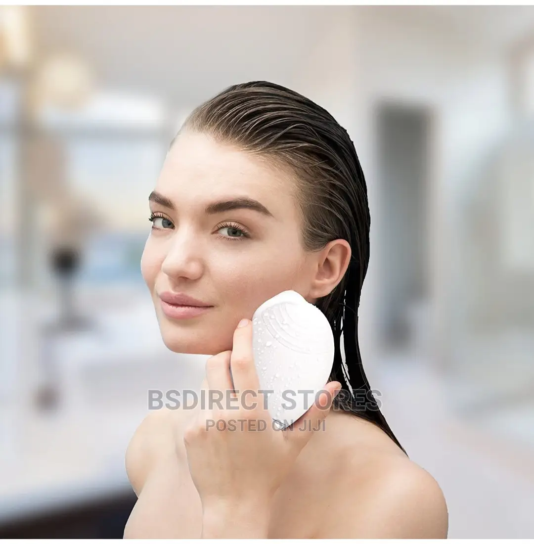 Foreo Luna Sensitive Skin Facial Cleansing Anti-aging Device