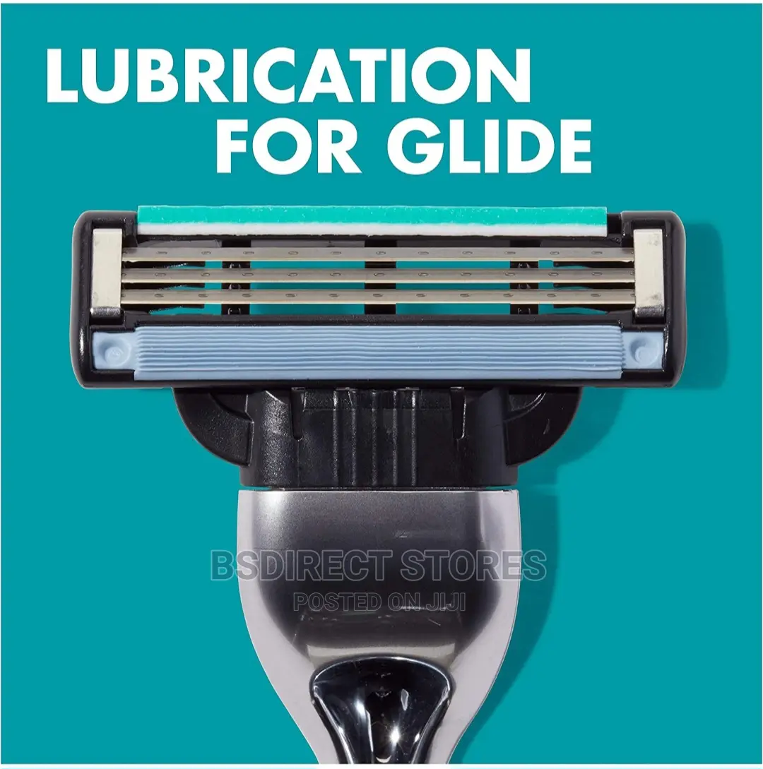 Gillette Mach3 Razor With Lubricated Strips + 11 Blades