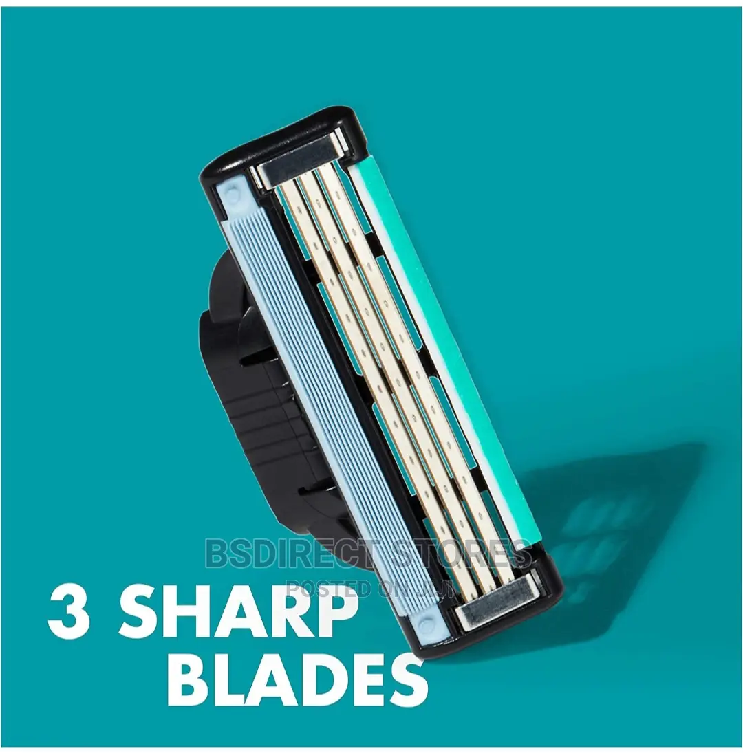 Gillette Mach3 Razor With Lubricated Strips + 11 Blades