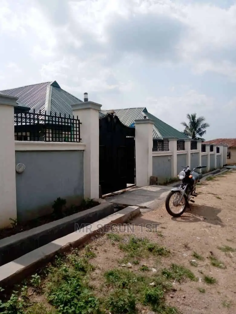 2bdrm Bungalow in Ire Wole Estate, Apata for rent
