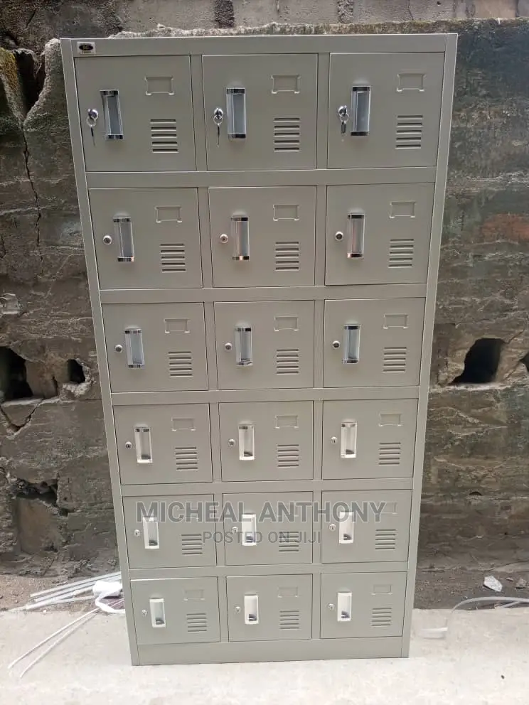 High Quality Cabinet 18 Doors