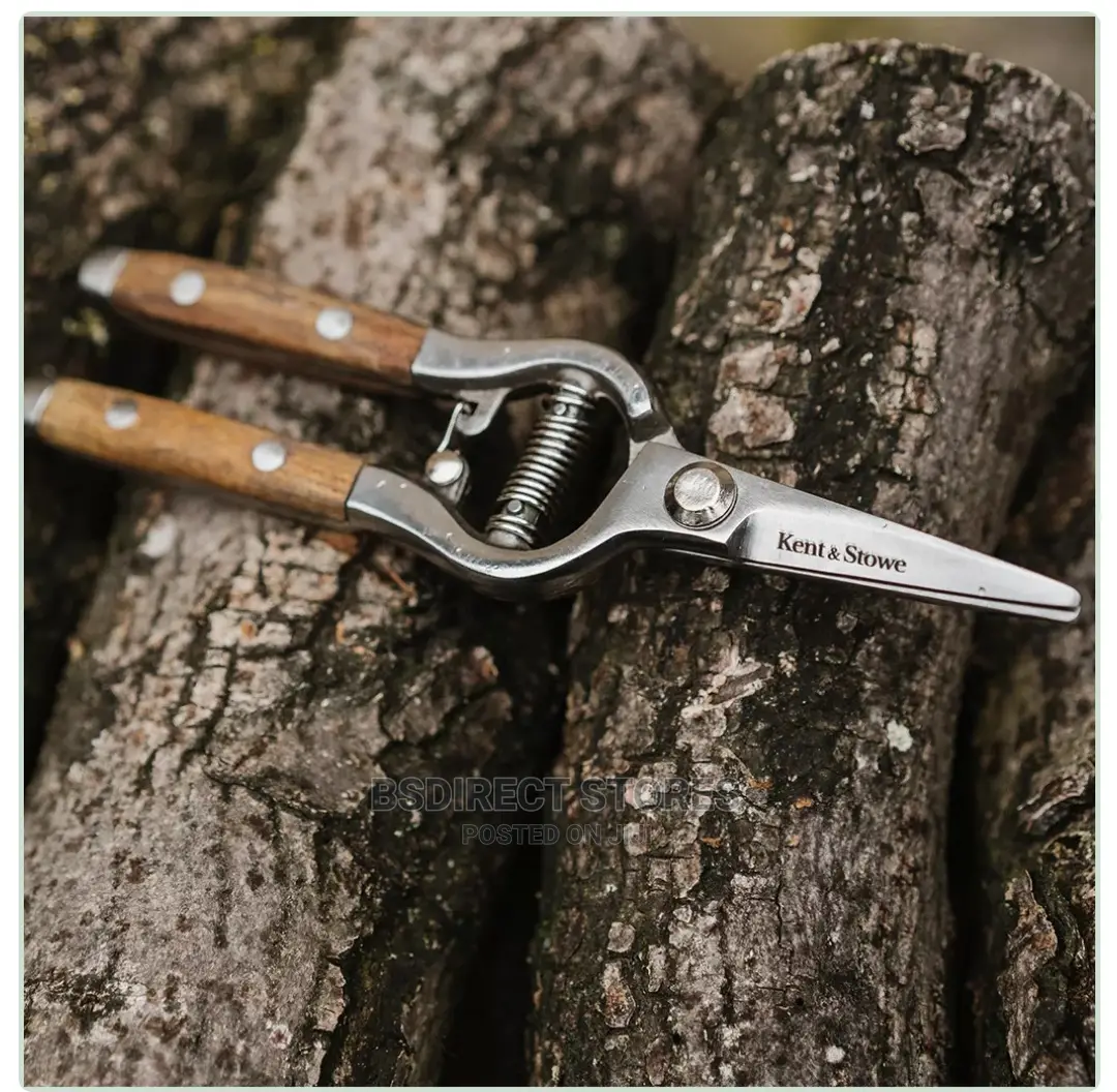 Kent and Stowe Wooden Handled Pruning Gardening Snips