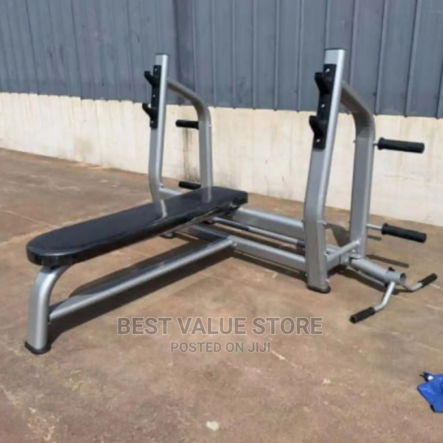 Commercial Weight Bench Curve