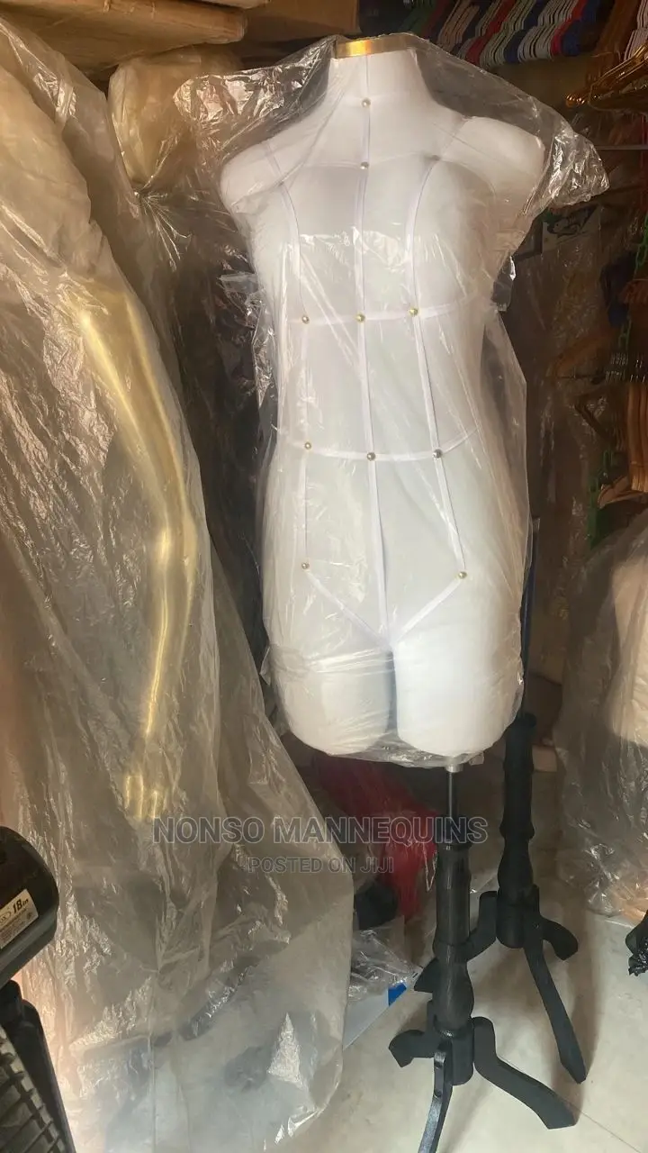 Size 10 Female Dressform With Tripod Stand